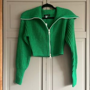Urban Outfitters green zip up off-shoulder Bardot crop sweater - size XS NWT 🤍